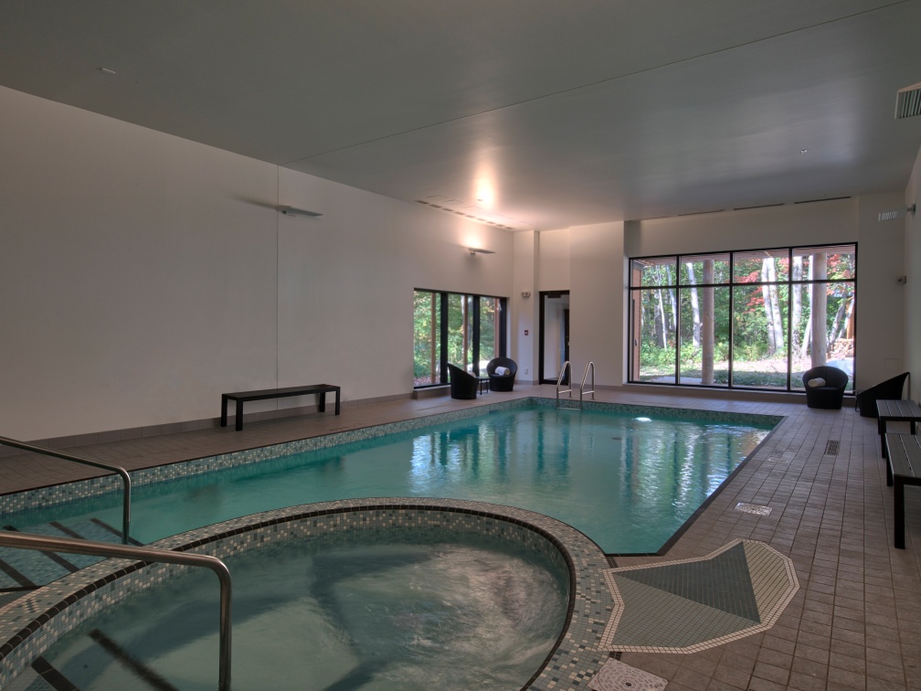 Hôtel-Musée Premières Nations - Piscine